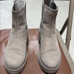 Excellent condition timberland Chelsea boots